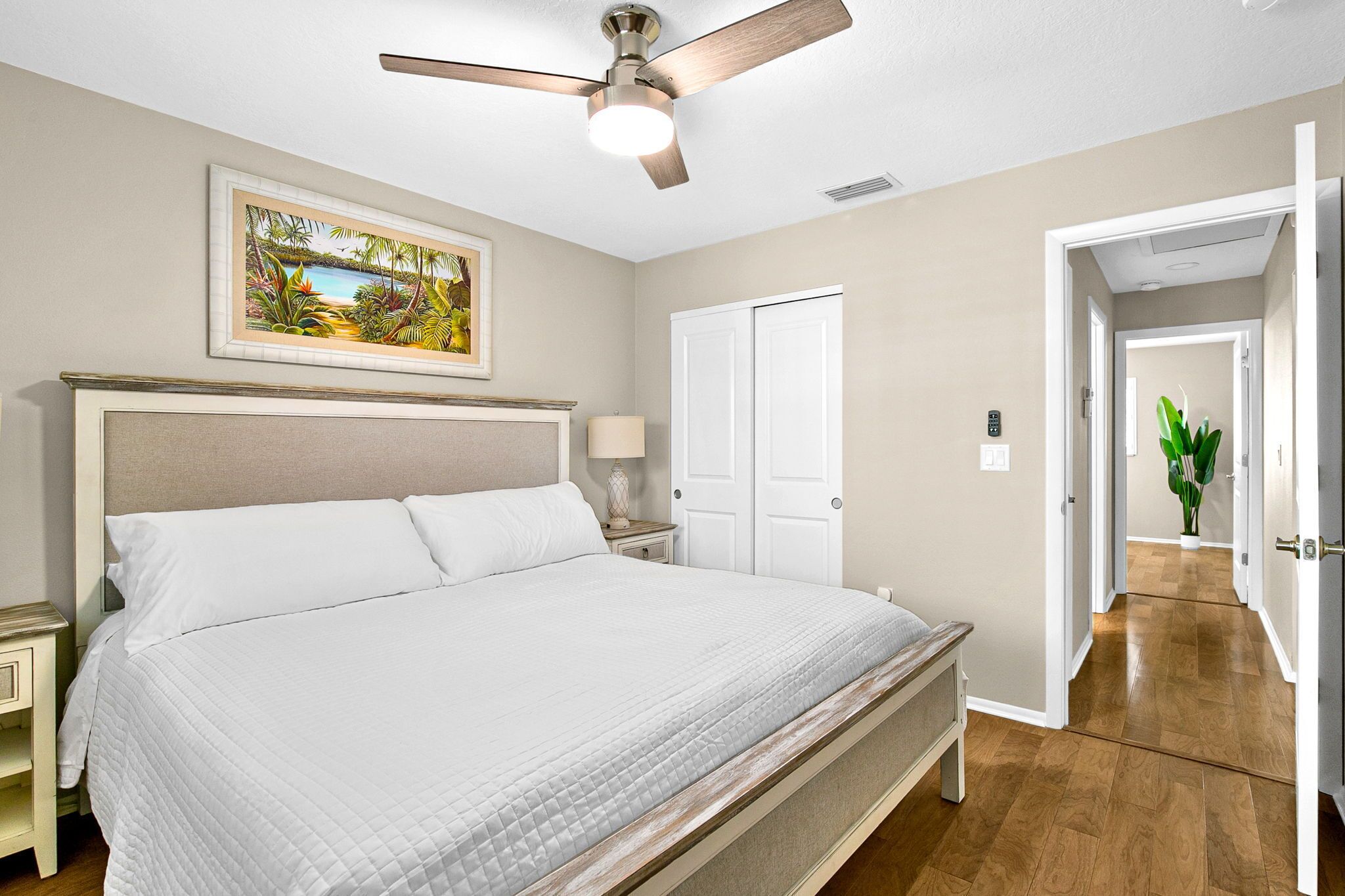 2 多间卧室、办公桌、熨斗/熨衣板、旅行婴儿床