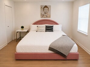 Iron/ironing board, WiFi, bed sheets - King 1BR · Near Dining · Pool & Gym Laundry Access (Sherman)