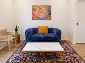 TV - King 1BR · Near Dining · Pool & Gym Laundry Access (Sherman)