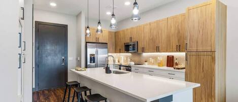 Fridge, microwave, oven, stovetop