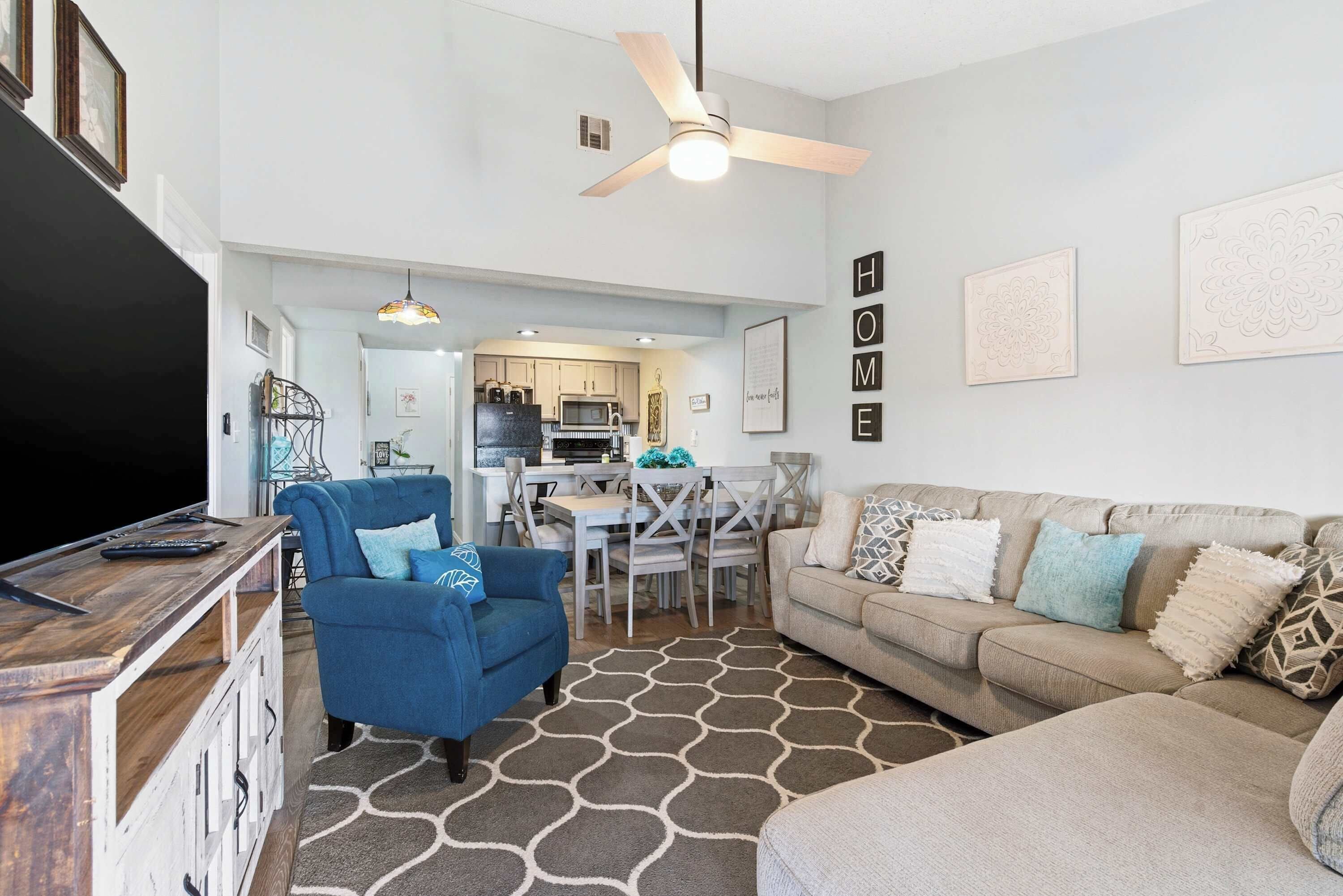 Condo, Multiple Beds, Balcony, Mountain View (Ozark Overlook Escape) | Living area