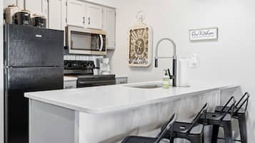 Condo, Multiple Beds, Balcony, Mountain View (Ozark Overlook Escape) | Private kitchen