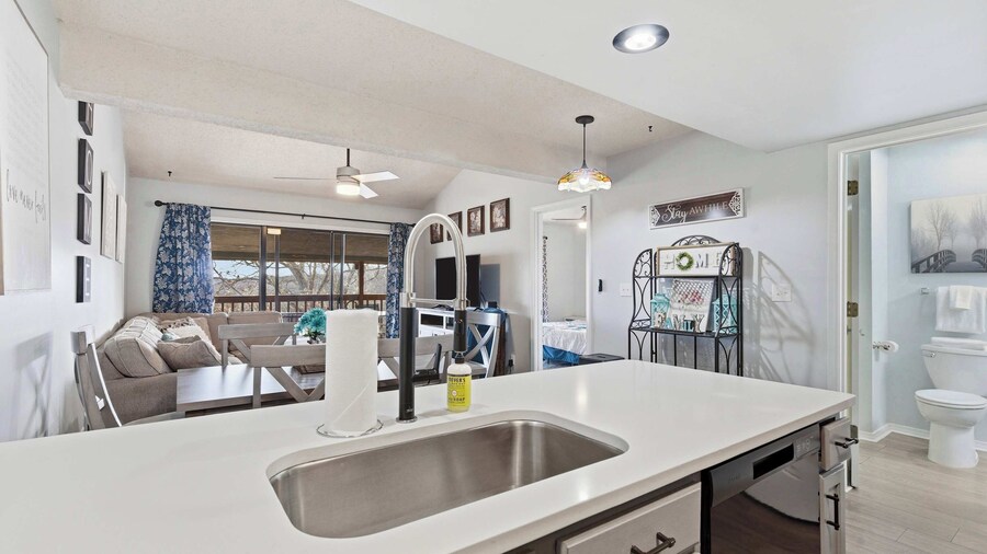 Ozark Overlook Escape For 6