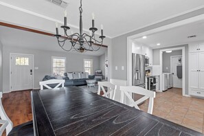 Interior - Hill Country Escape • Hot Tub• near Main St and Wineries (Fredericksburg)