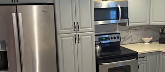 Tranquil 4-bedroom house in welcoming Poughquag neighborhood