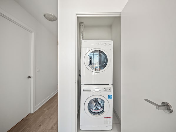 Laundry room - The Kingsmont Suites (Toronto)