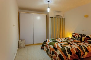 Iron/ironing board, Internet, bed sheets - Comfortable 2 bedrooms + Pool - 5min from Vallon (Abidjan)
