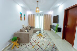TV - Comfortable 2 bedrooms + Pool - 5min from Vallon (Abidjan)