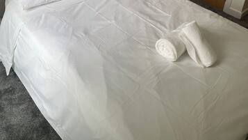 Departamento Deluxe, 2 habitaciones, para no fumadores, vista al patio | Cortinas blackout, tabla de planchar con plancha y wifi gratis