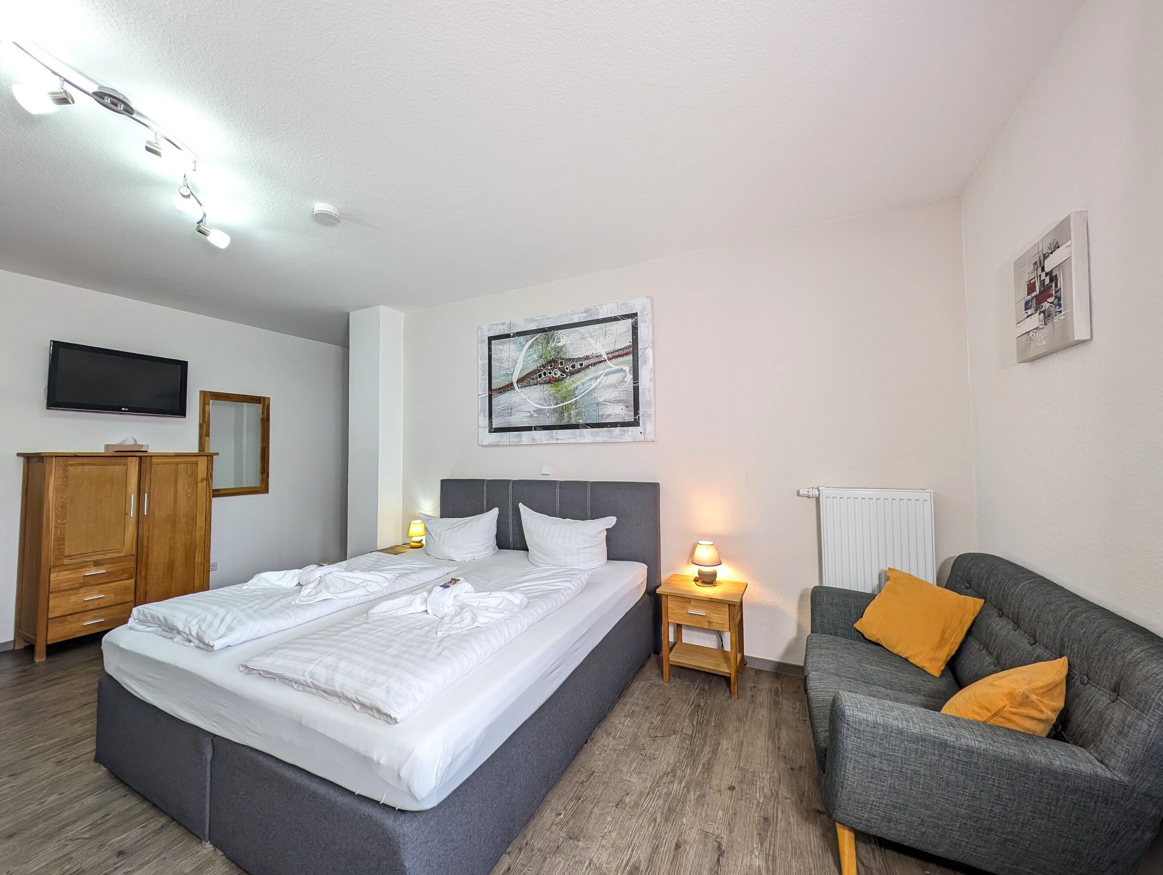 Standard-Studio | Verdunkelungsvorhänge, kostenloses WLAN