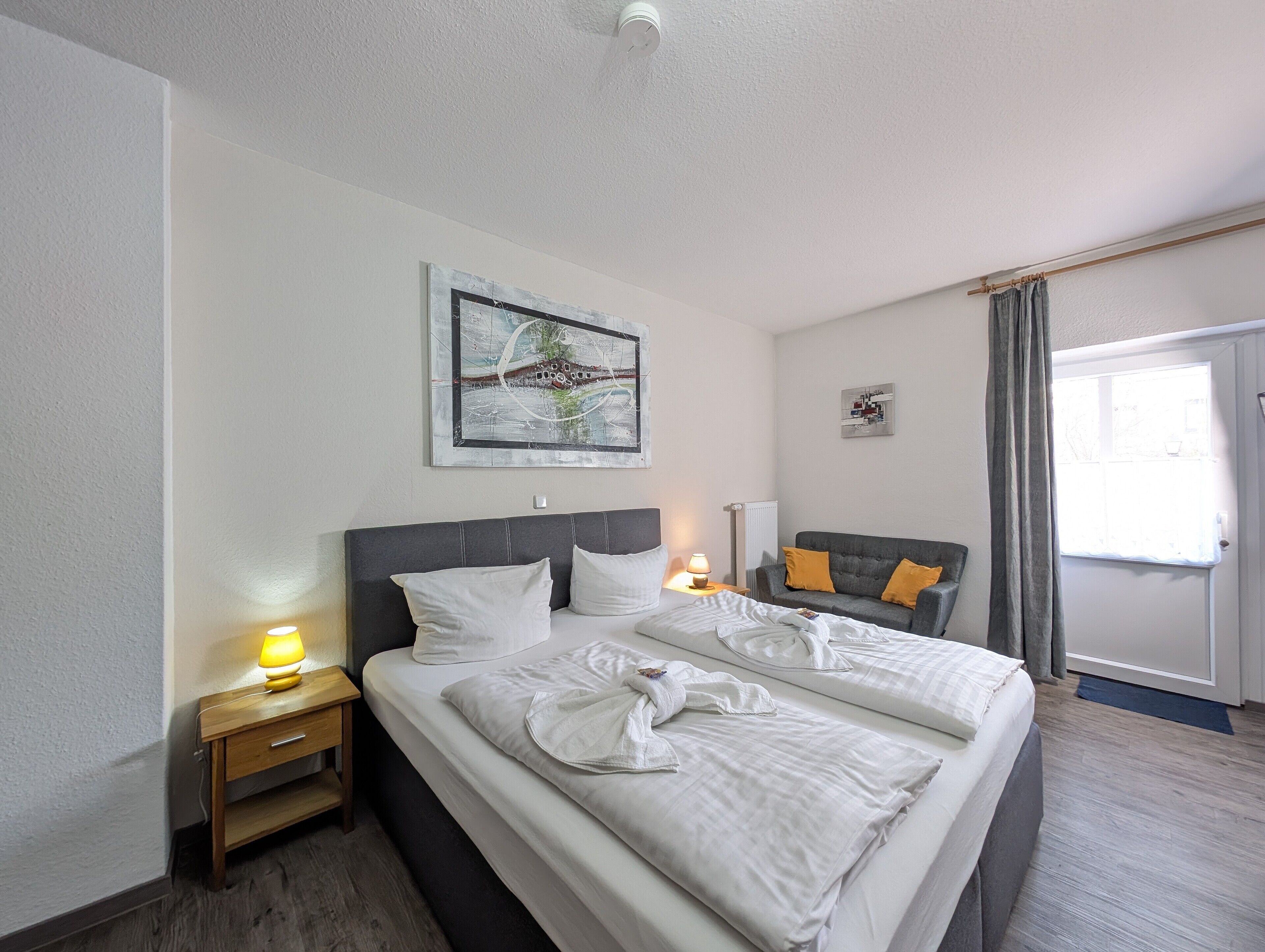 Standard-Studio | Verdunkelungsvorhänge, kostenloses WLAN