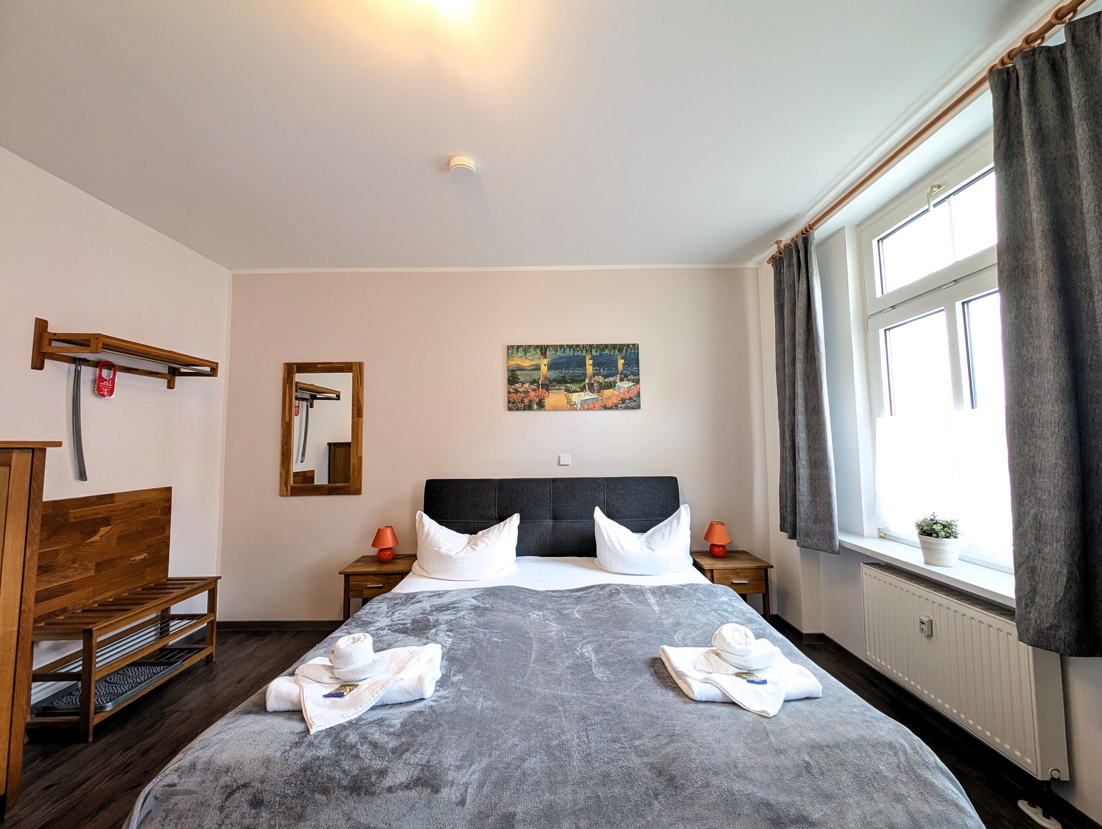 Standard-Doppelzimmer, Blick auf den Innenhof | Verdunkelungsvorhänge, kostenloses WLAN