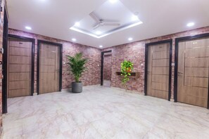 Lobby - Hotel om international  (New Delhi)