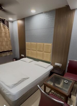 Classic Double Room | Free WiFi