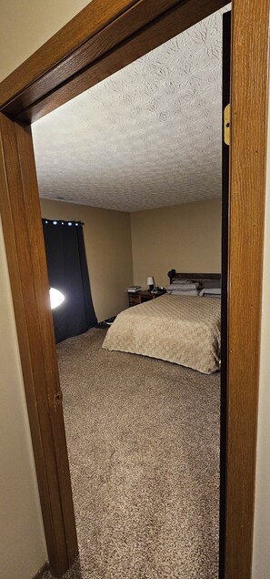 WiFi, bed sheets - 3-bedroom house in lancaster. (Lancaster)