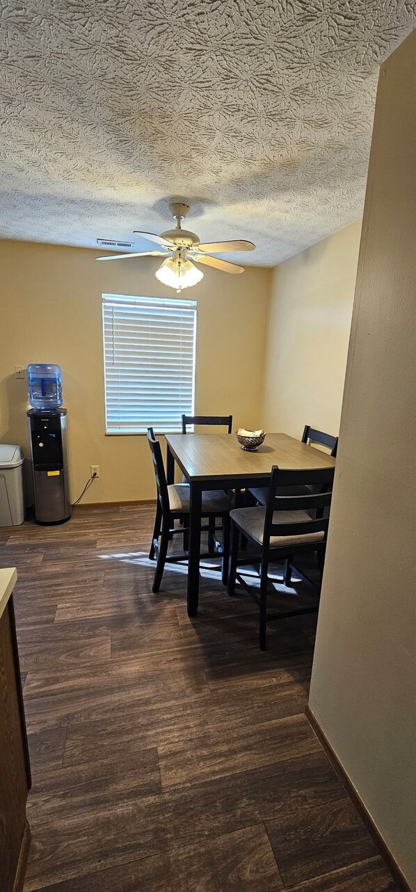 Dining - 3-bedroom house in lancaster. (Lancaster)