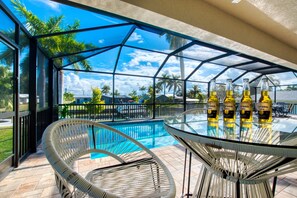 Pool - Villa Sunny Dream - New Villa - perfect for families and boaters (Cape Coral)