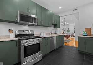 Private kitchen - Delightful 2-bedroom Elegant Townhome in the Heart of DC! (Washington)