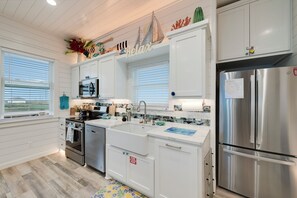 Mikrobølgeovn, ovn, kogeplade, opvaskemaskine