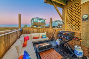 Terrace/patio - Heated Pool~Walk to Beach~Pets! (Port Aransas)