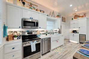 ميكروويف، فرن، موقد طهي مسطح، غسالة أطباق