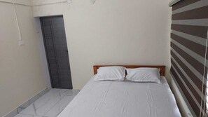 Strygejern/strygebræt, Wi-Fi, sengetøj