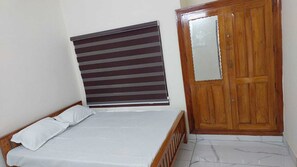 Bügeleisen/Bügelbrett, WLAN, Bettwäsche