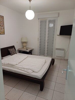 2 habitaciones, tabla de planchar con plancha y wifi gratis 