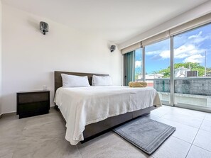 1 bedroom, free WiFi, bed sheets - Prime Downtown 1 BR w/ Rooftop Infinity Pool (Isla Mujeres)