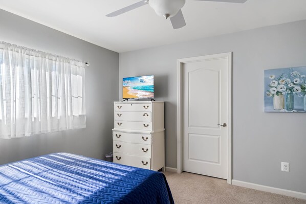 Townhome, Multiple Beds, Patio, Garden View (Old Canal Getaway) | 3 bedrooms, individually decorated, individually furnished - Old Canal Getaway - Stay for 6 (Millville)