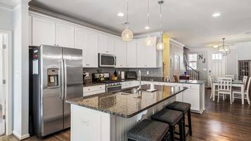 Maison en rangée, Plusieurs lits, patio, vue sur le jardin (Old Canal Getaway) | Cuisine privée