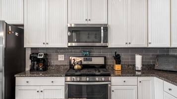 Maison en rangée, Plusieurs lits, patio, vue sur le jardin (Old Canal Getaway) | Cuisine privée