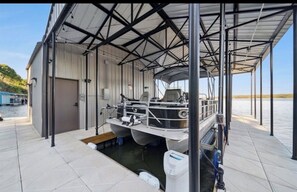 Marina - Quiet location on Lake Hudson.  Waterfront, large dock with slip, (PRYOR)