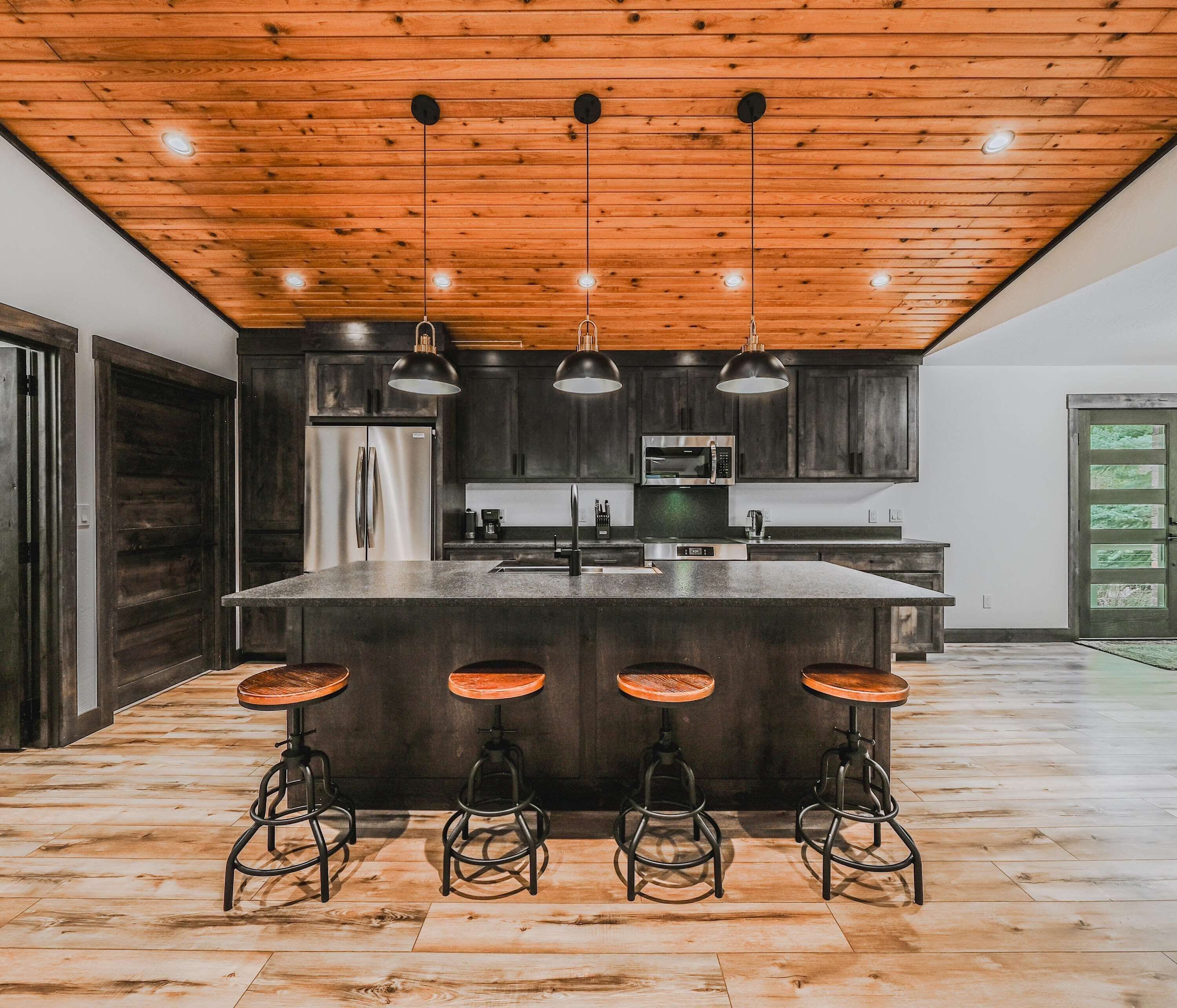 House, Multiple Beds, Patio (Sunrise Lookout on Carpenter Lake) | Private kitchen