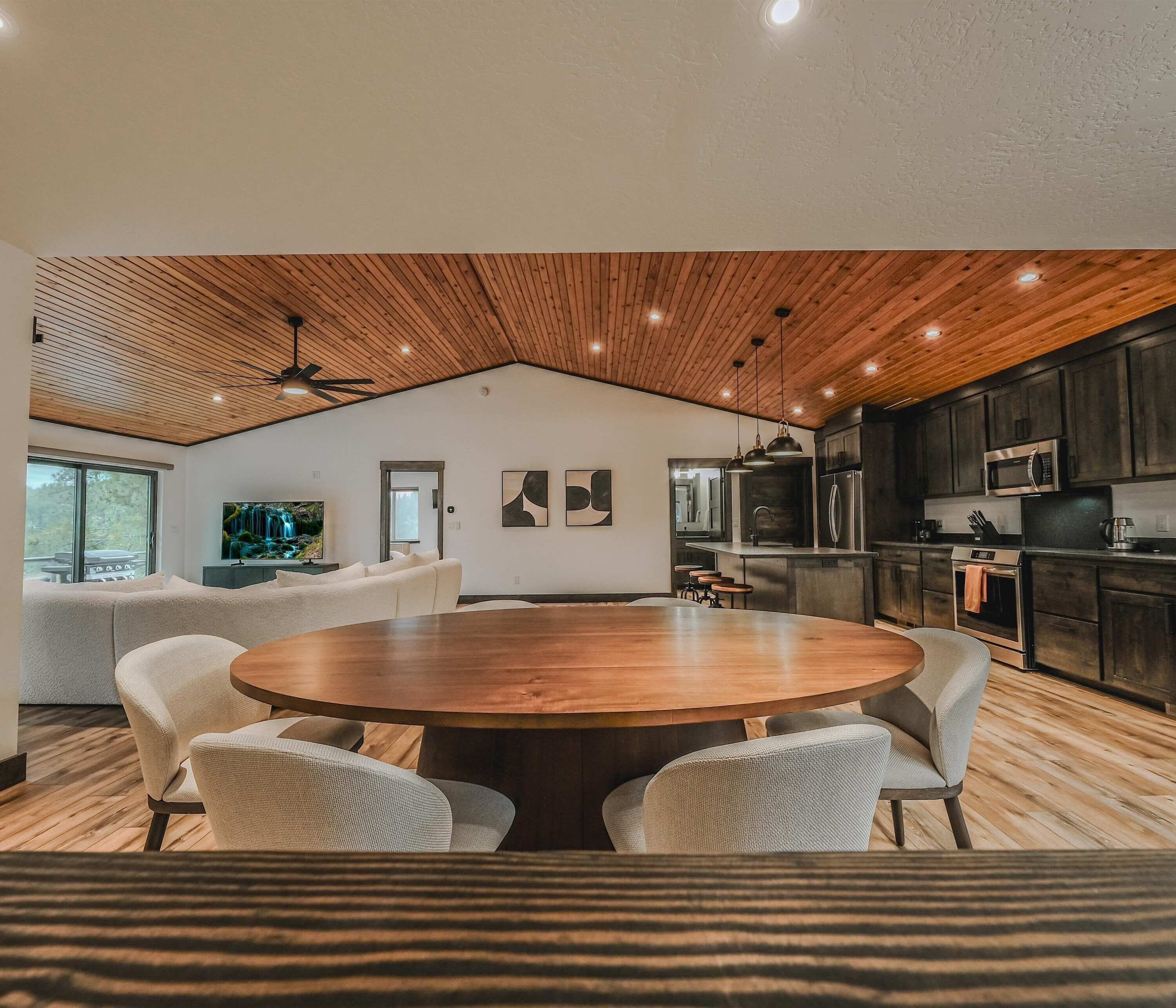 独立别墅, 多张床, 露台 (Sunrise Lookout on Carpenter Lake) | 用餐