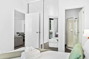 Silitysrauta/-lauta, Wi-Fi, vuodevaatteet, pääsy pyörätuolilla