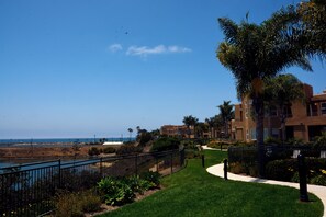 Property grounds - lg. LUXURY 2 bed. 2 bath ocean view condo with pool/spa Walk to beach & Lagoon.! (Carlsbad)