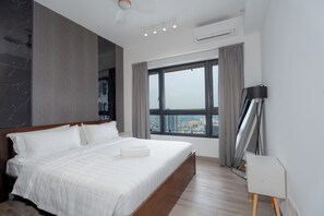 2 bedrooms, iron/ironing board, WiFi, bed sheets - Agile Bukit Bintang, 54th Floor Apt, Infinity Pool (Kuala Lumpur)