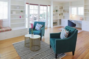 Living area - Venice Beach Haven w/ Backyard 4BR, Near Ocean (Los Angeles)