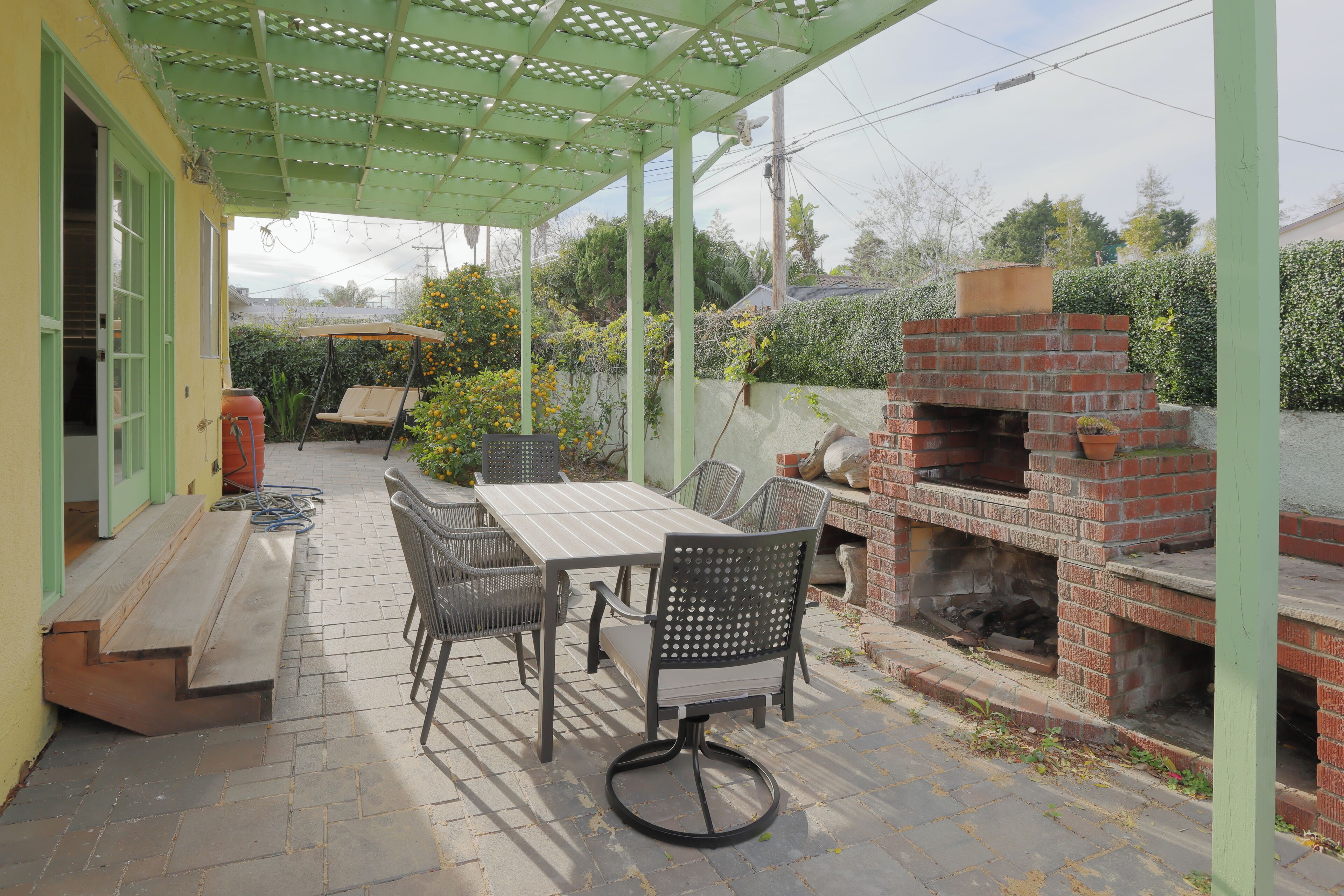 屋外ダイニングエリア