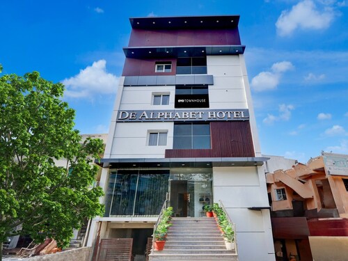 Collection O De Alphabet Hotel Ecil