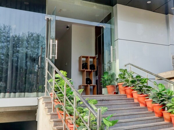 House | Reception - Collection O De Alphabet Hotel Ecil (Hyderabad)