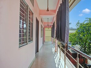 Property grounds - Super Hotel O Chandmari Guwahati (Guwahati)