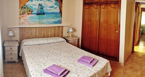Iron/ironing board, Internet, bed sheets - Apartment in Alicante, sunny, a large solarium very equipped, swimming pools, tennis (el Gran Alacant)