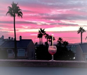 Property grounds - Apartment in Alicante, sunny, a large solarium very equipped, swimming pools, tennis (el Gran Alacant)