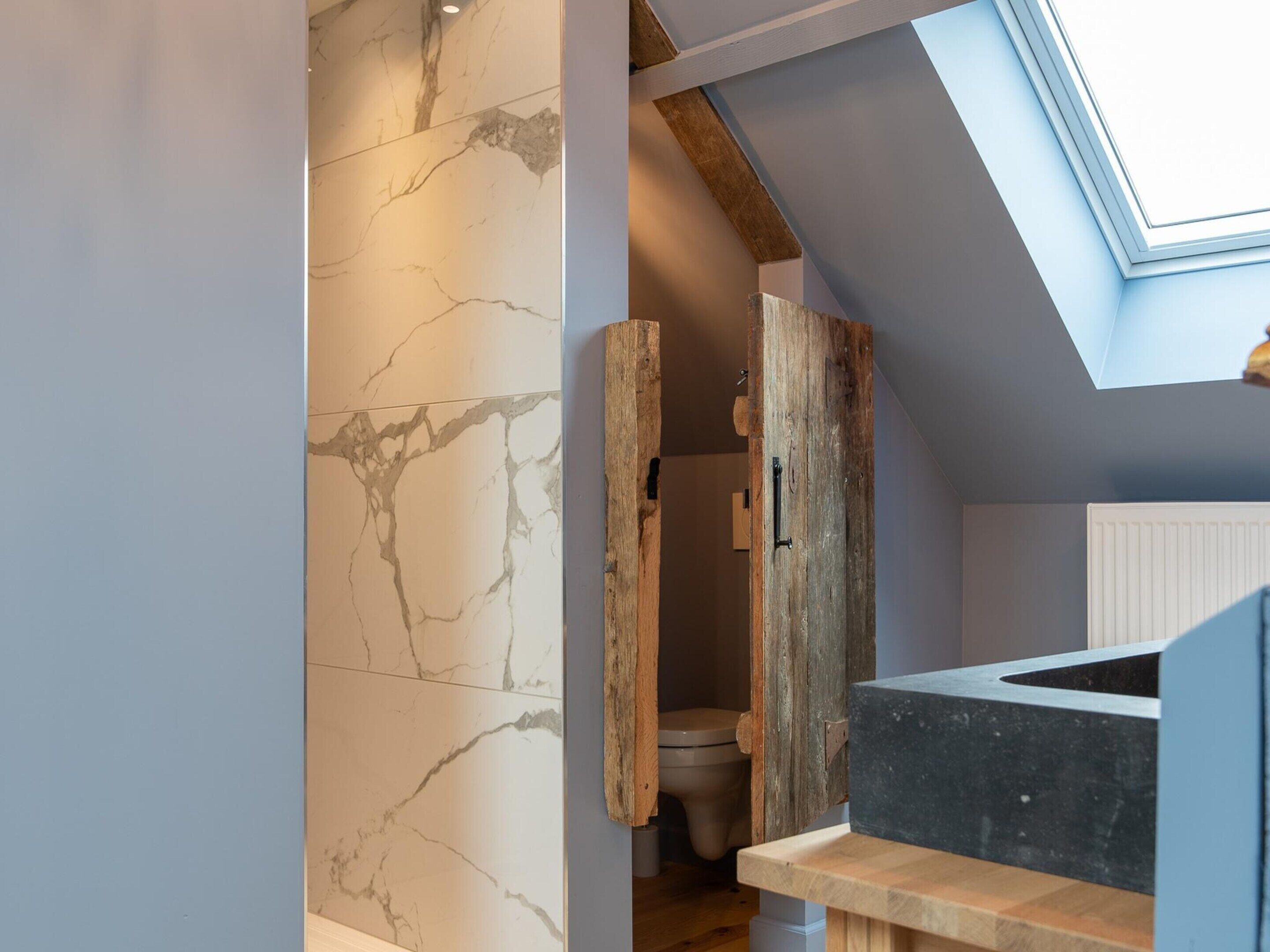 House | Bathroom