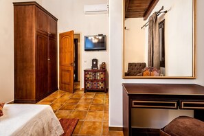 4 bedrooms, individually furnished, iron/ironing board - Villa for 8 Guests With Gorgeous View (Kissamos)