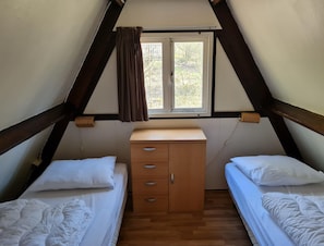 Chalé | 2 quartos, roupa de cama