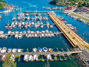 House | Exterior - 4 Person Holiday Home in Henan (Henån)