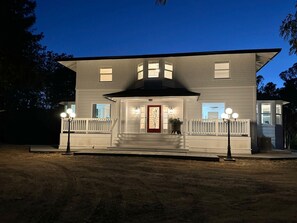 Exterior - Large Country Estate in Downtown Sebastopol (Sebastopol)